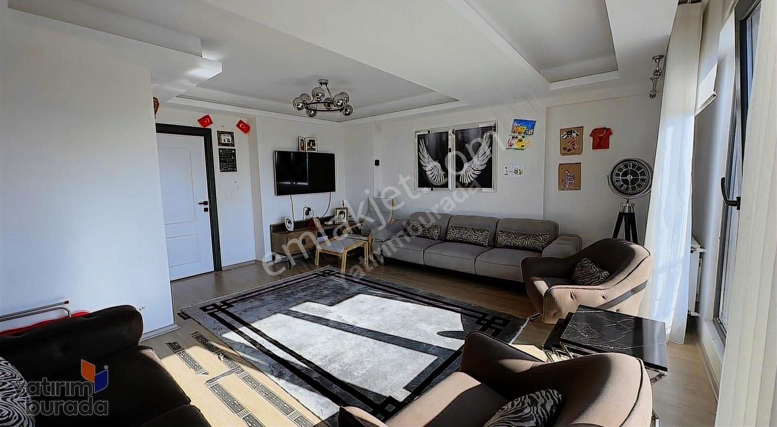 Salon Mutfak Ayrı Cam Balkonlu Full Önü Açık 2+1
