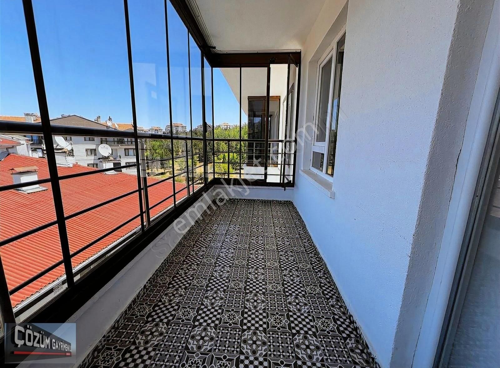 Çözüm'den Cadde Üstü,park Manzaralı,cam Balkonlu,full 3+1 Daire. - Görsel 3