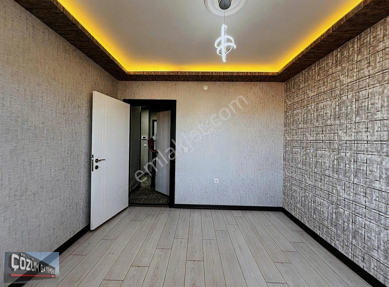 Çözüm'den Cadde Üstü,park Manzaralı,cam Balkonlu,full 3+1 Daire. - Görsel 5