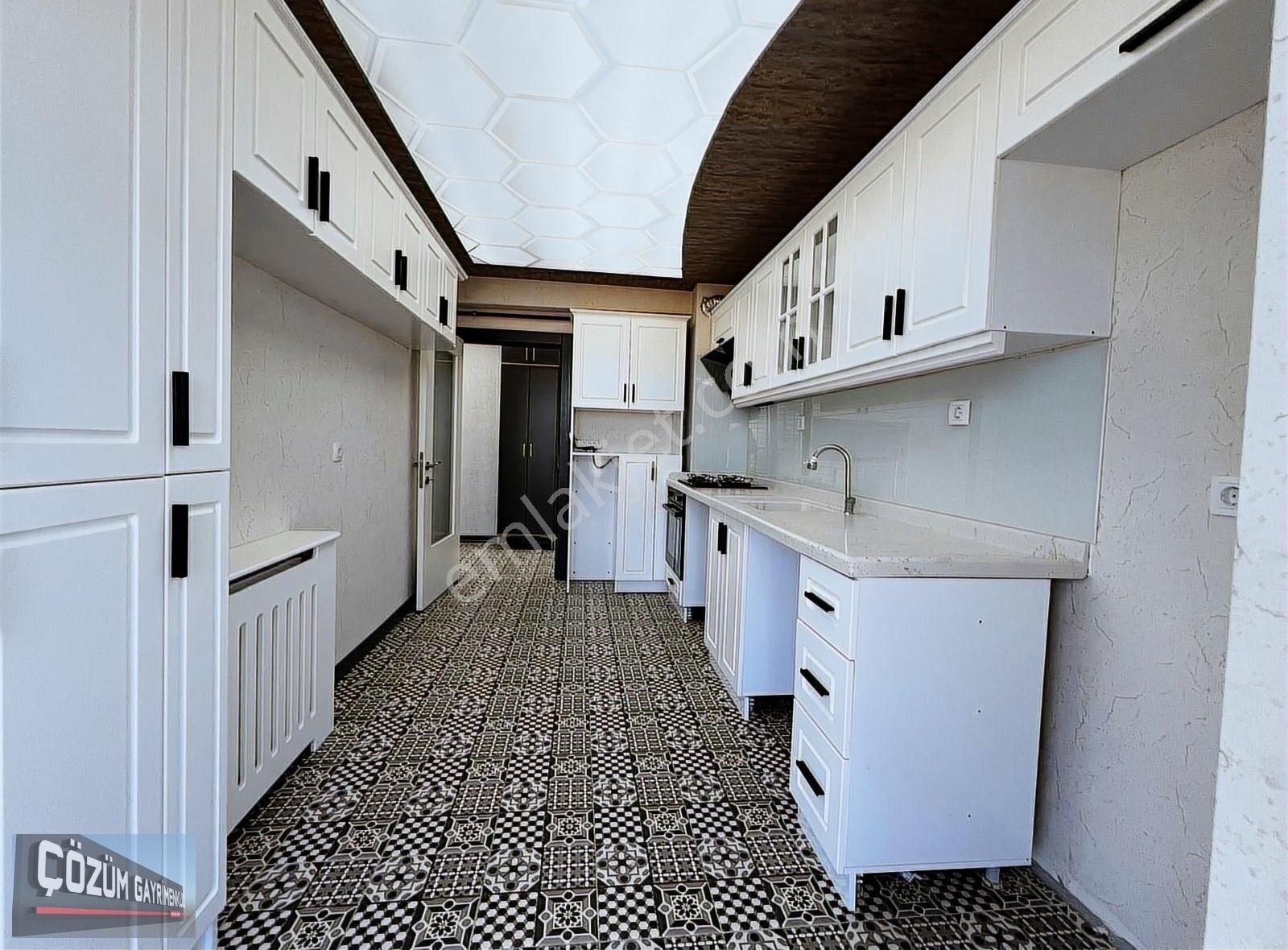 Çözüm'den Cadde Üstü,park Manzaralı,cam Balkonlu,full 3+1 Daire. - Görsel 25