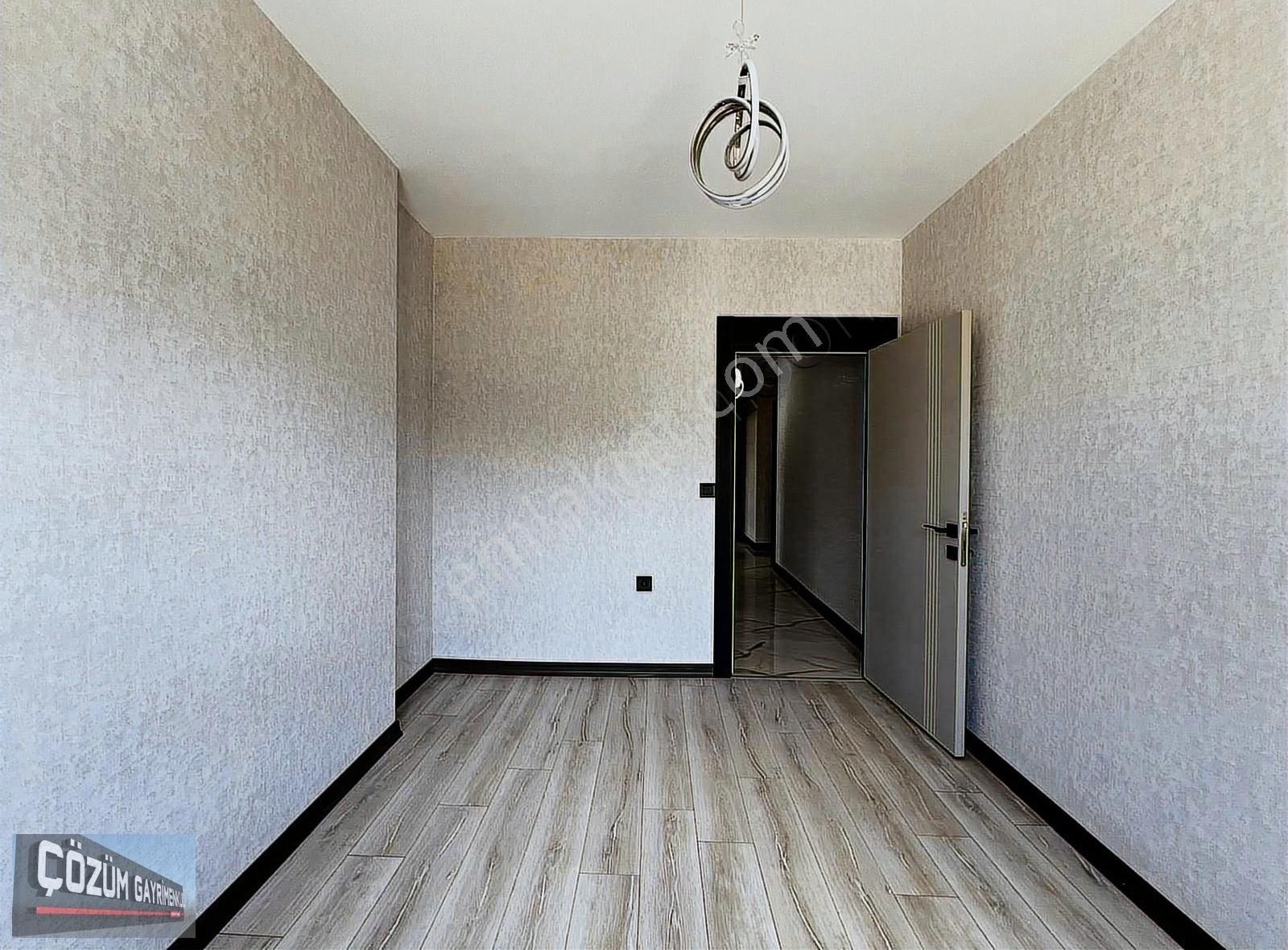 Çözüm Farkı İle Sıfır 3+1 Full Yapılı İskanlı Çift Banyolu Daire - Görsel 2