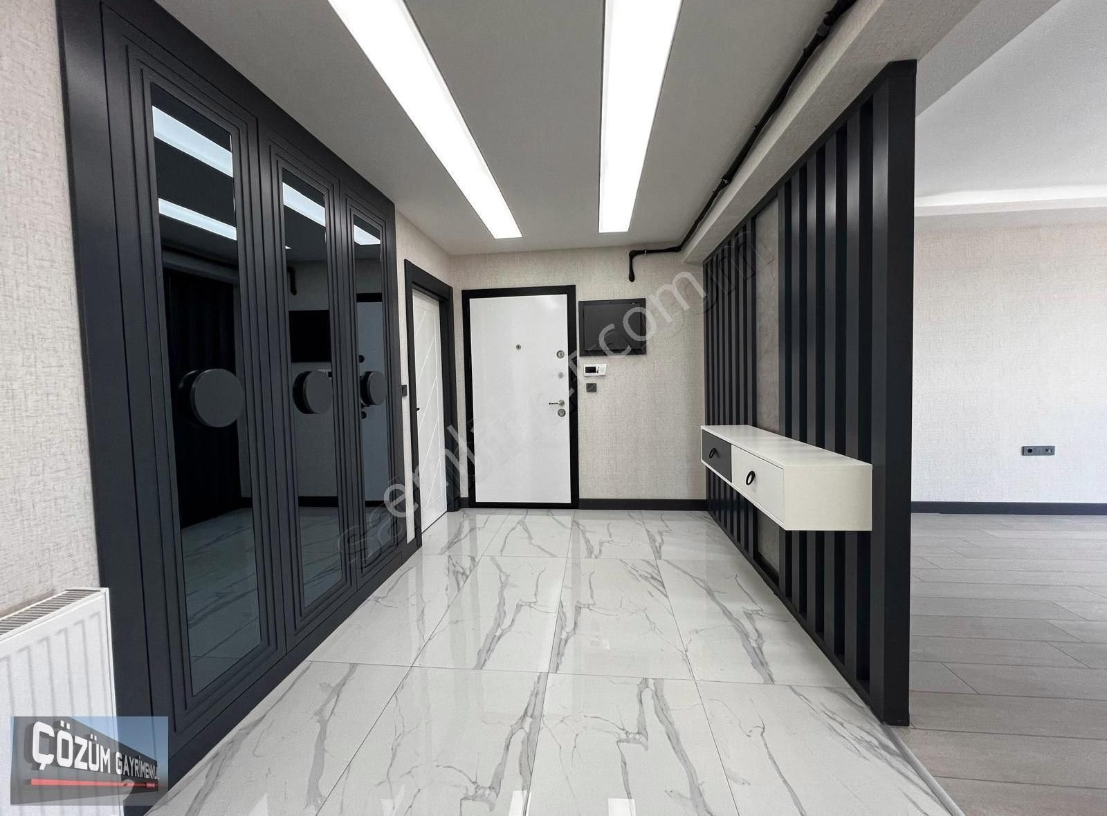 -çözüm'den Site İçinde 4+1 Full Yapılı Kilerli Teraslı İskanlı- - Görsel 7