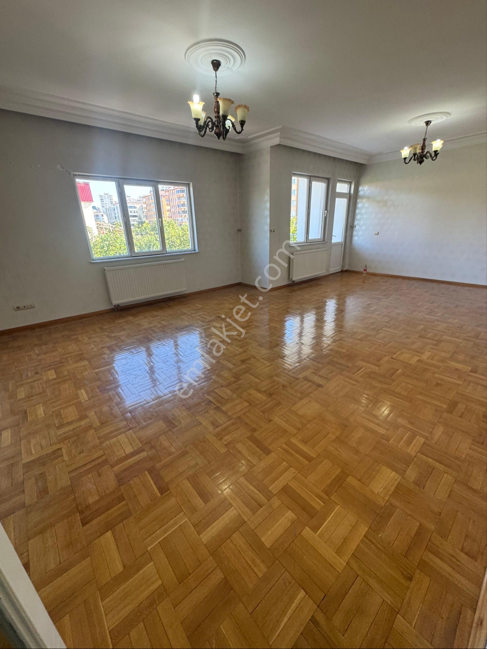 G Antep.karataş Merkezde Arakat Ulra Geniş Satılık 3+1 Daire
