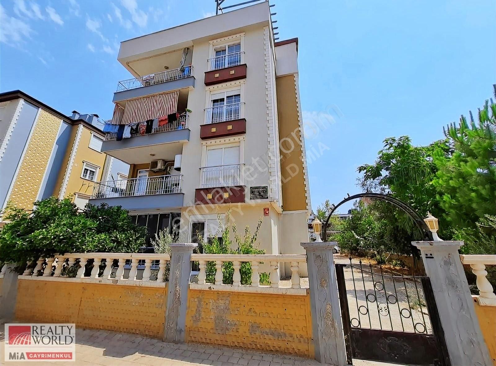 Hüsnü Karakaş Da Ayrı Mutfaklı Devlet Hastane Yakını Satılık 2+1