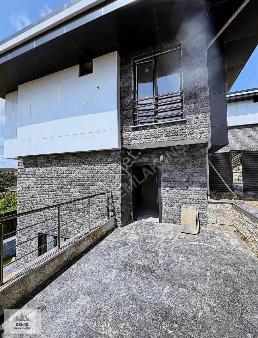 Doğa Manzaralı 4+1 Tripleks Villa
