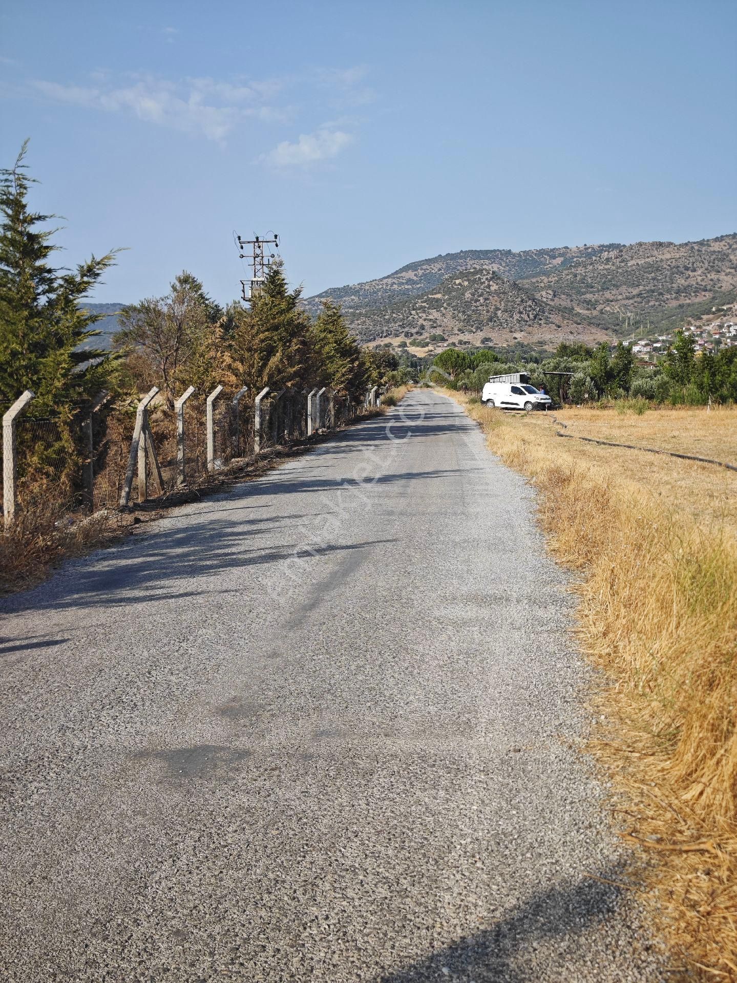 Dikili Ümmetoğlu'ndan Dikili Bahçeli'köyünde Yatırımlık Verimli Toprak Tarla - Görsel 31