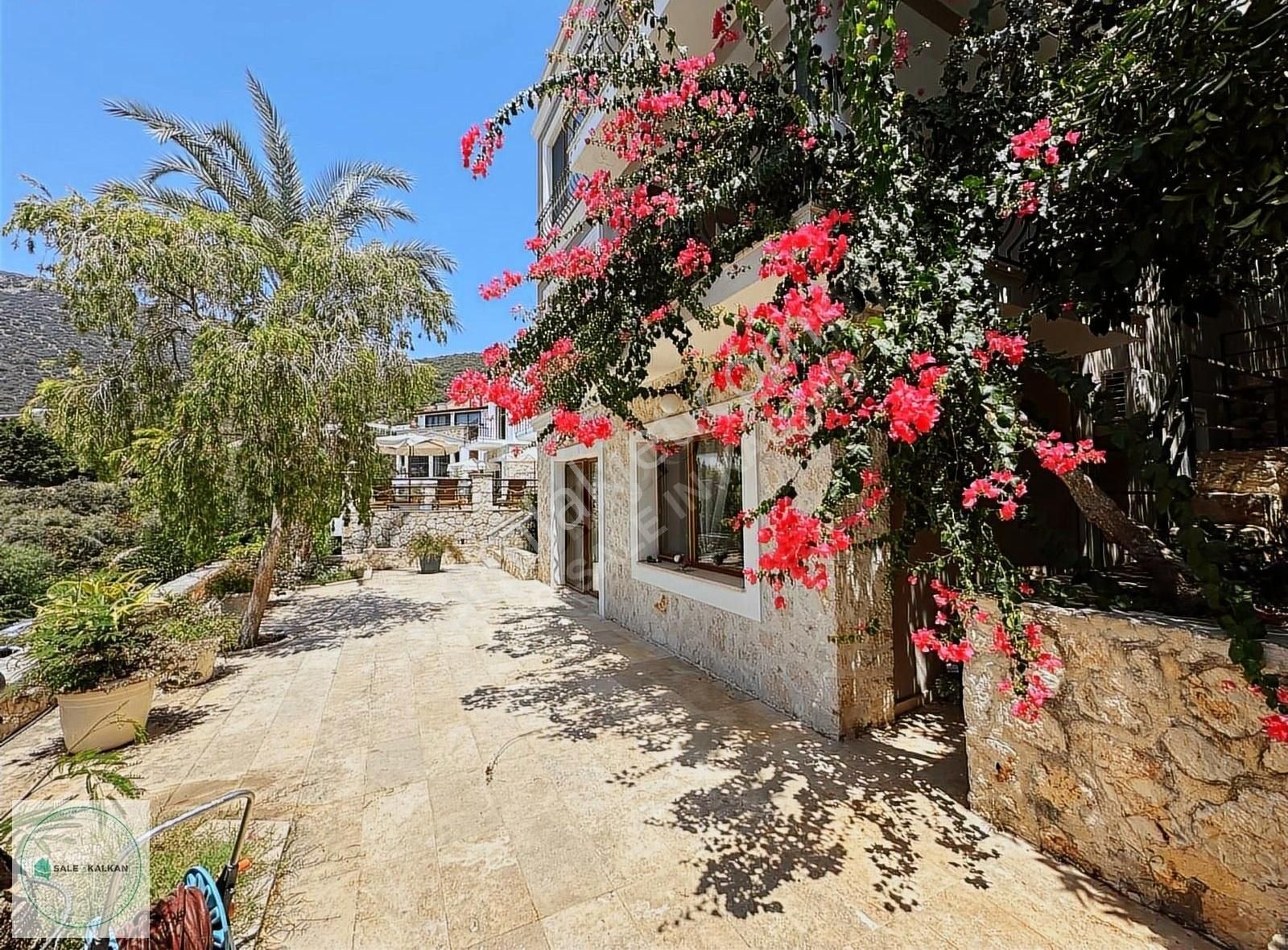 Kalkan Kalamar Mevkiinde Plaja 50mt Mesafede 5+2 Deniz Manzaralı