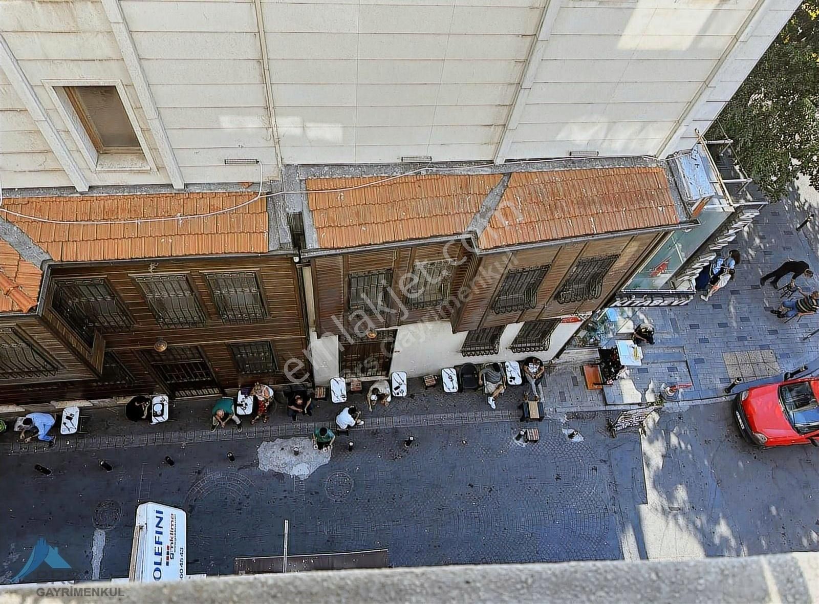 Bakırköy Merkezde Çarşıda Ofis