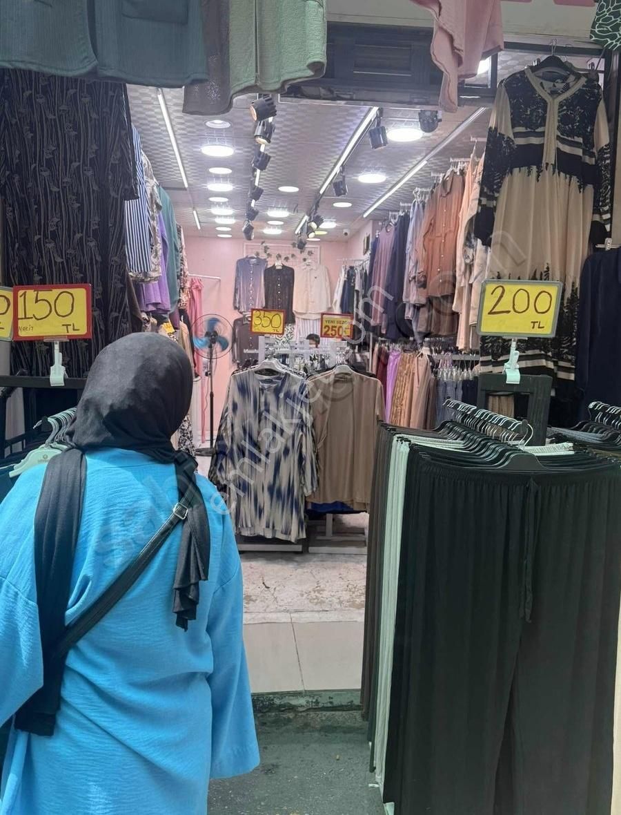 Acil Kemeraltında Satılık 25 M2 Dükkan
