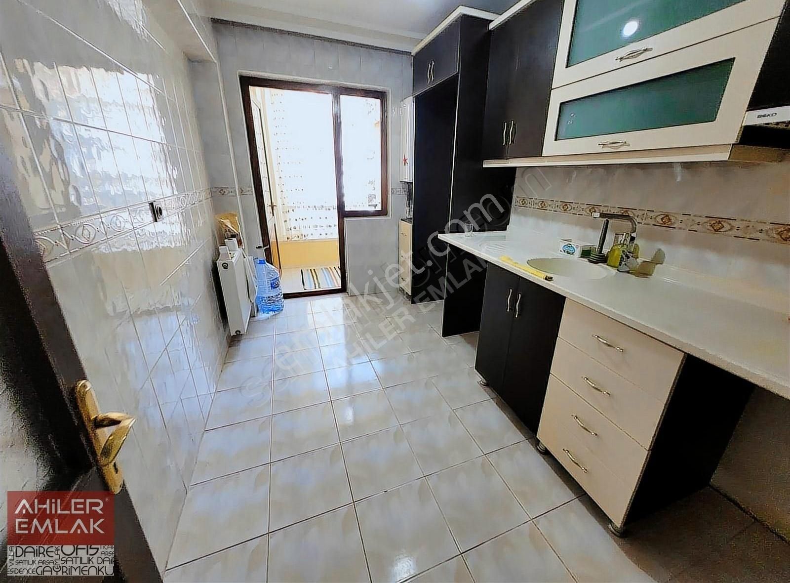 Ahiler'den Merkezi Konumda 3 Oda 1 Salon Kiralık Daire