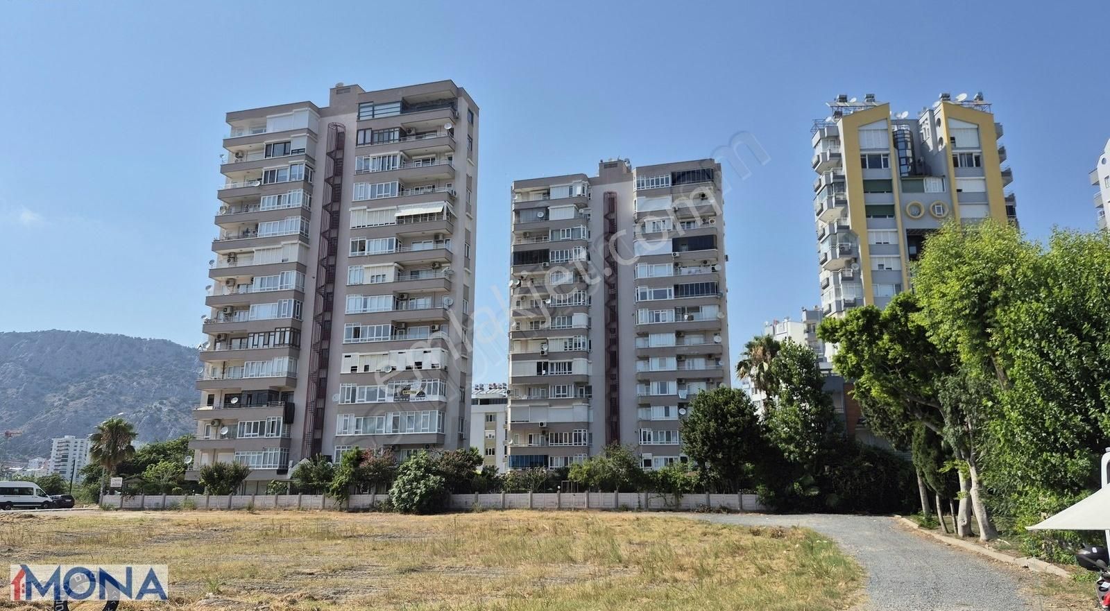 Konyaaltı Lıman'da Dağ Denız Manzaralı 3+1 Satılık 140m2 Daıre