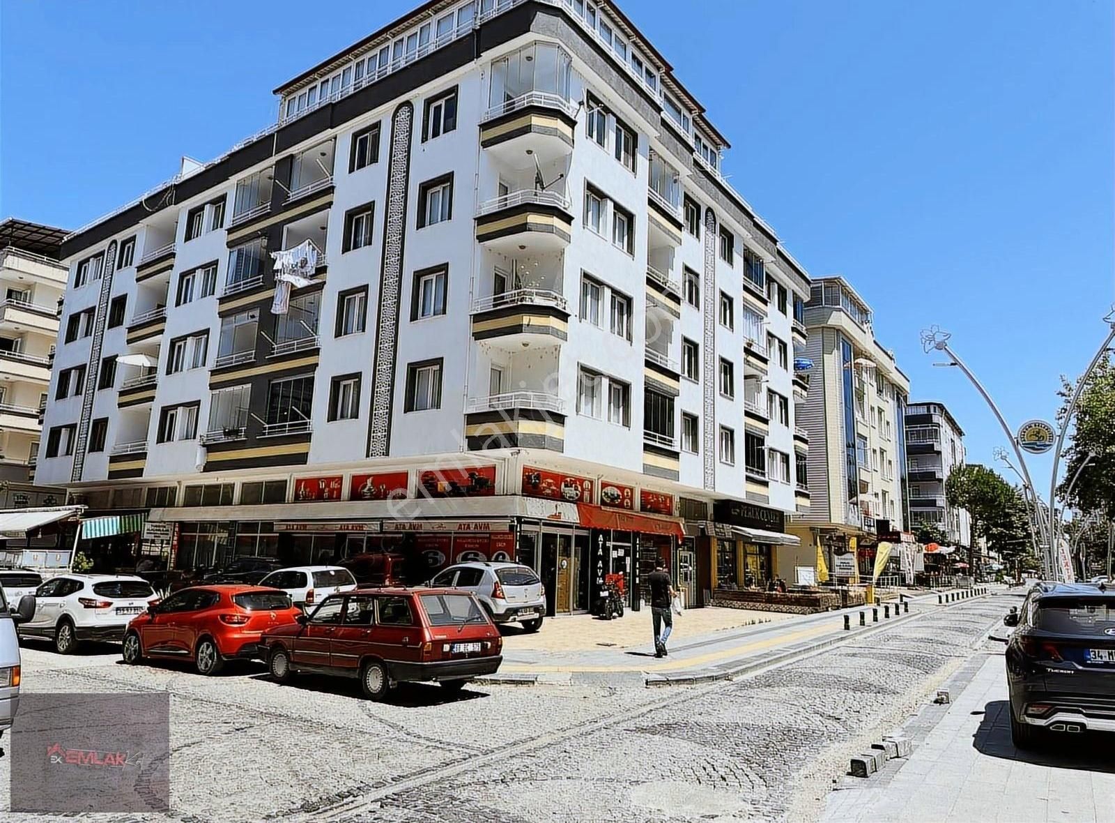 Emlakkent'ten Süper Konum Satılık