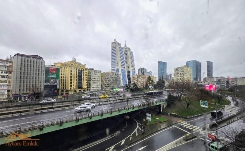 Aybars'dan Gayrettepe Yıldız Posta Cadesi 200 M2 4+1 Otoparklı