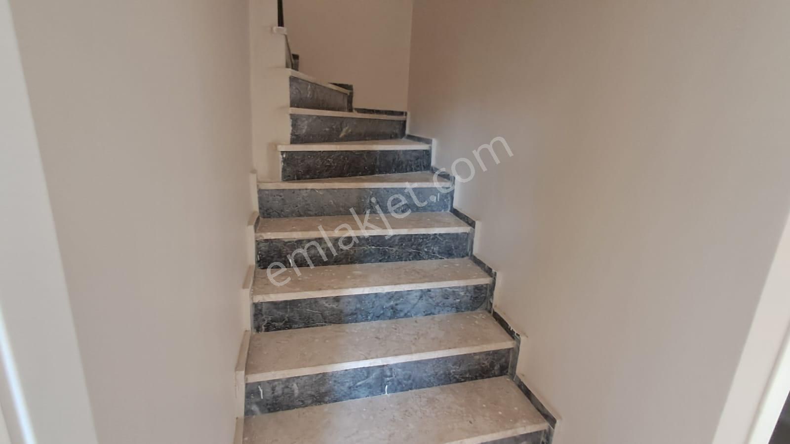 Ekşioğlu 'dan Tekirdağ Süleymanpaşa Atatürk Mahallesinde Dubleks Kiralık Daire 3+1