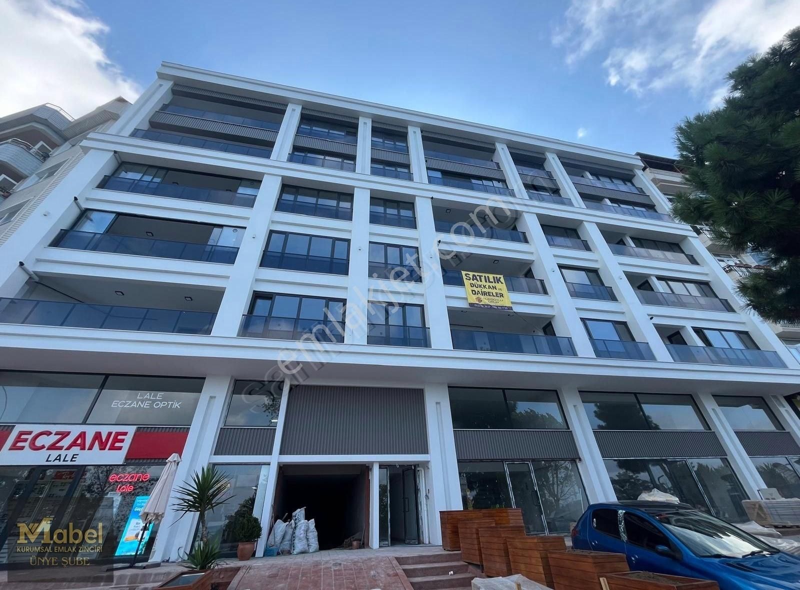 Mabel'den Blue Life Sitesinde Kapanmaz Deniz Ve Şehir Manzarası