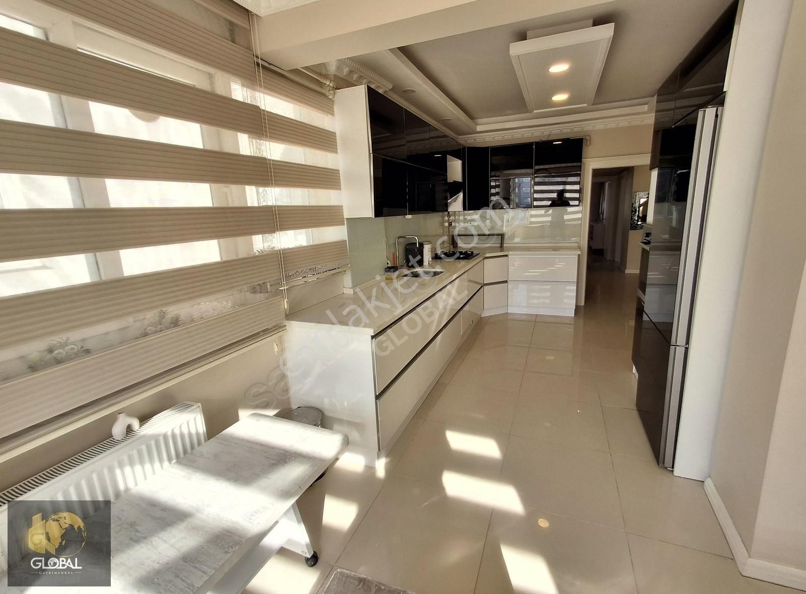 Çatmaca Migros Yanı Bayramoğlu Sitesi Full Eşyalı 3+1 Kiralık