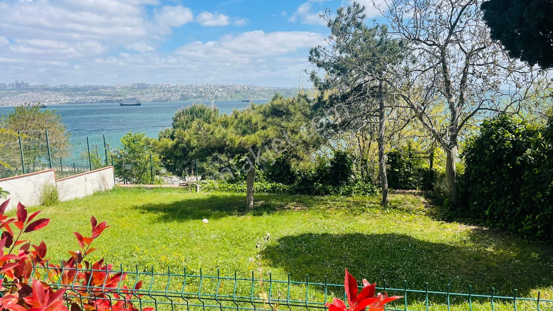 Sahibinden Denize Sıfır Körfez Manzaralı Bahçeli Villa