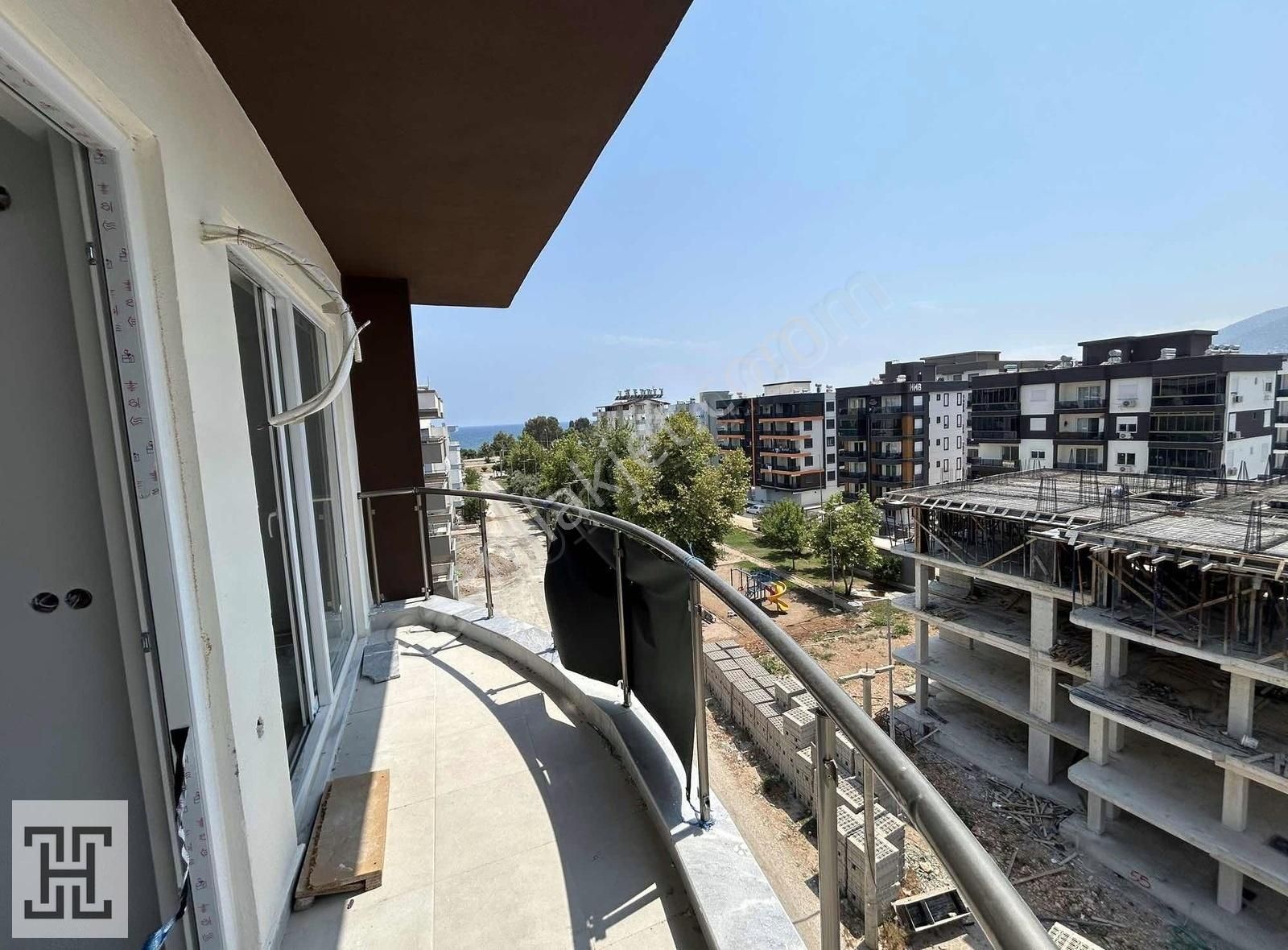 Deniz Manzaralı 1+1 Satılık Daire
