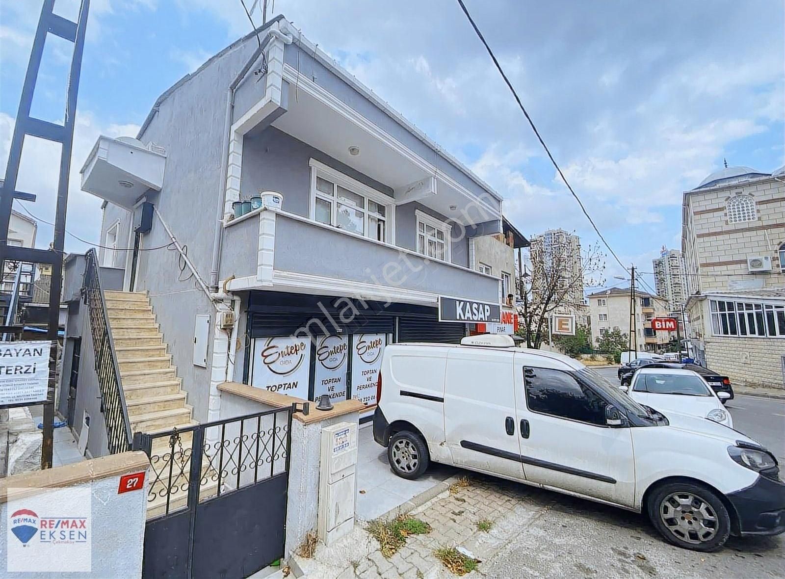 Ümraniye Huzur Da 140 M2 Arsa İçinde Müstakil Bina