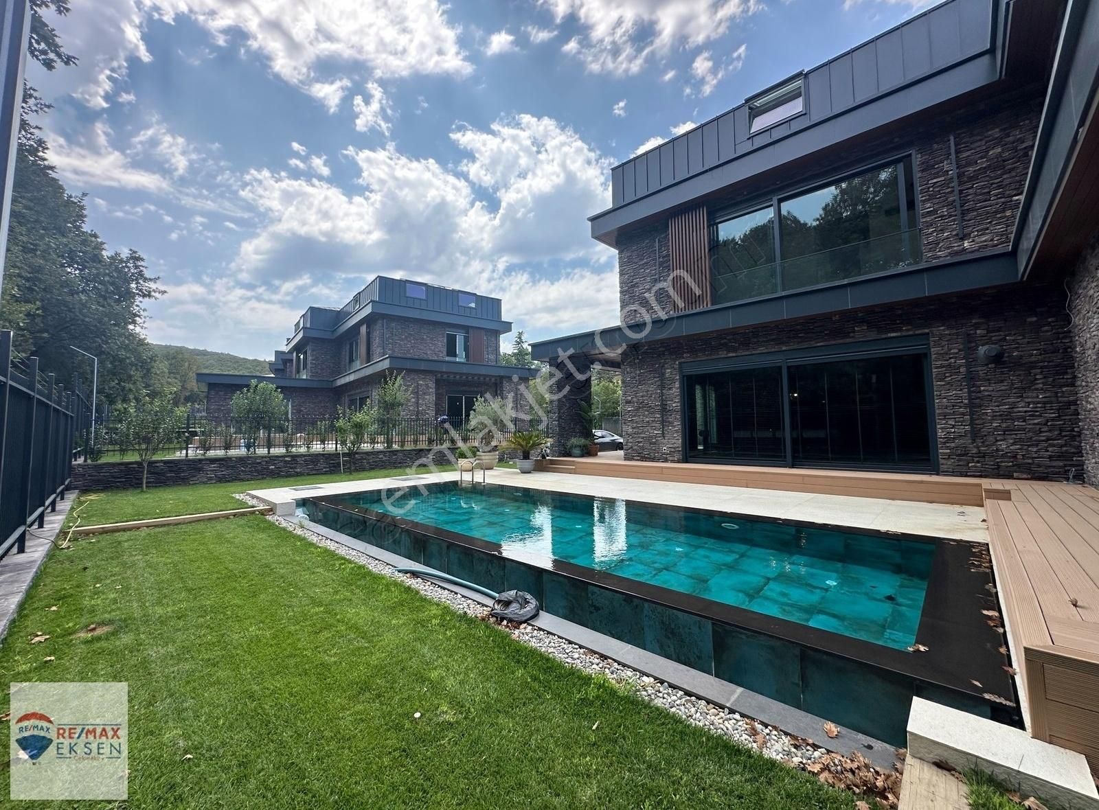 Çekmeköy Ömerlide Doğanın İçinde Satılık Lüks Villa 8+1 - Görsel 16