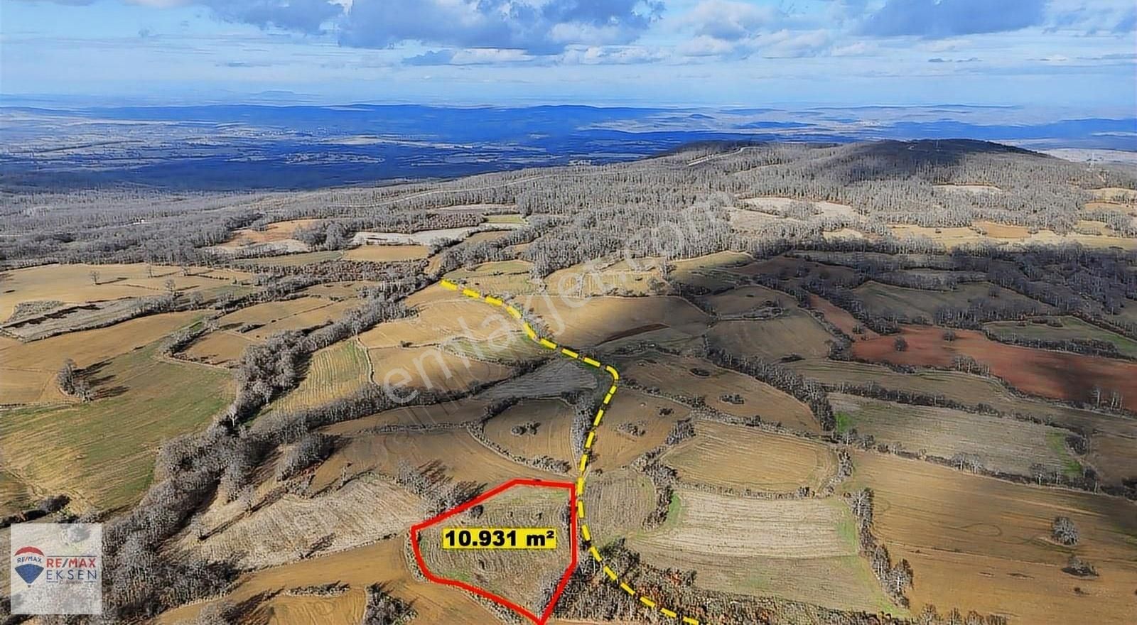 Kırklareli Kofçaz Tatlıpınar Köyü Satılık Tarla ( Yolu Var )