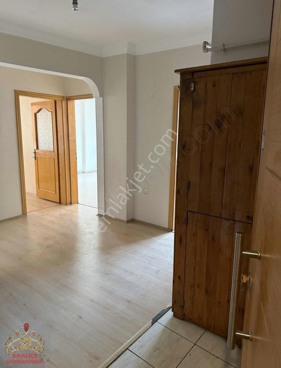 Kaynarca'da Satılık Geniş 2+1 Daire