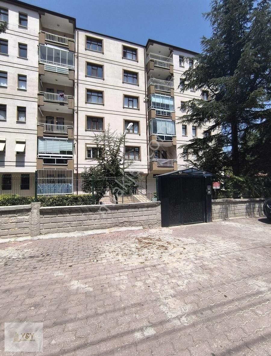 Y&y Gayrimenkul'den Barış Caddesi Üzeri 3+1 Satılık Daire