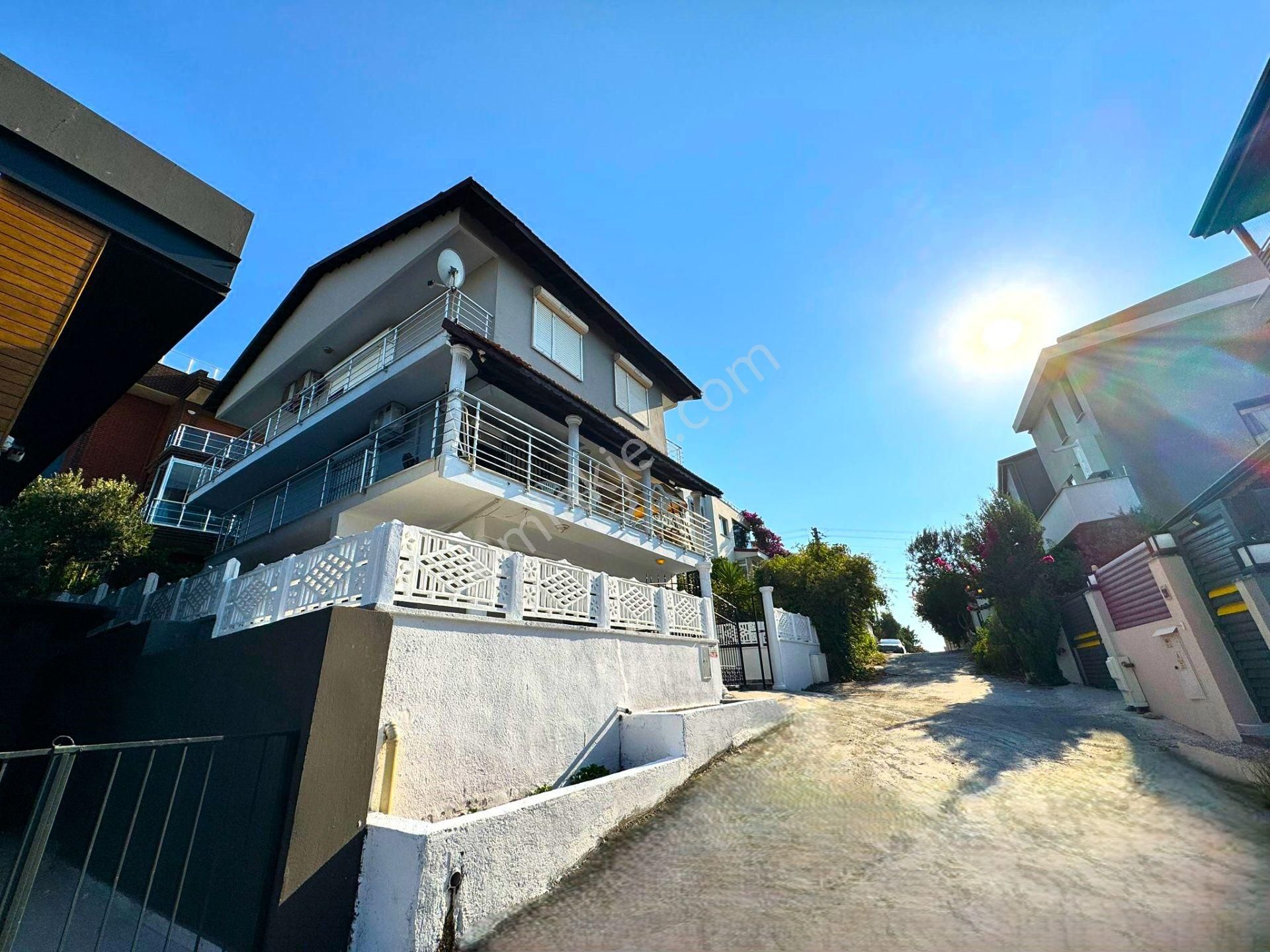 Urla Kalabak Denize 150 Metre Satılık 4+1 Tribleks Villa - Görsel 2