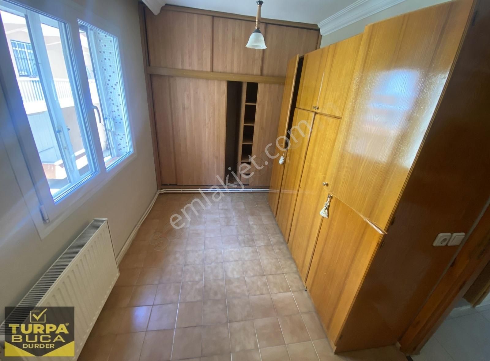 Erdem Caddesinde 3+1 Doğalgazlı 3 Balkonlu 140m2 Daire