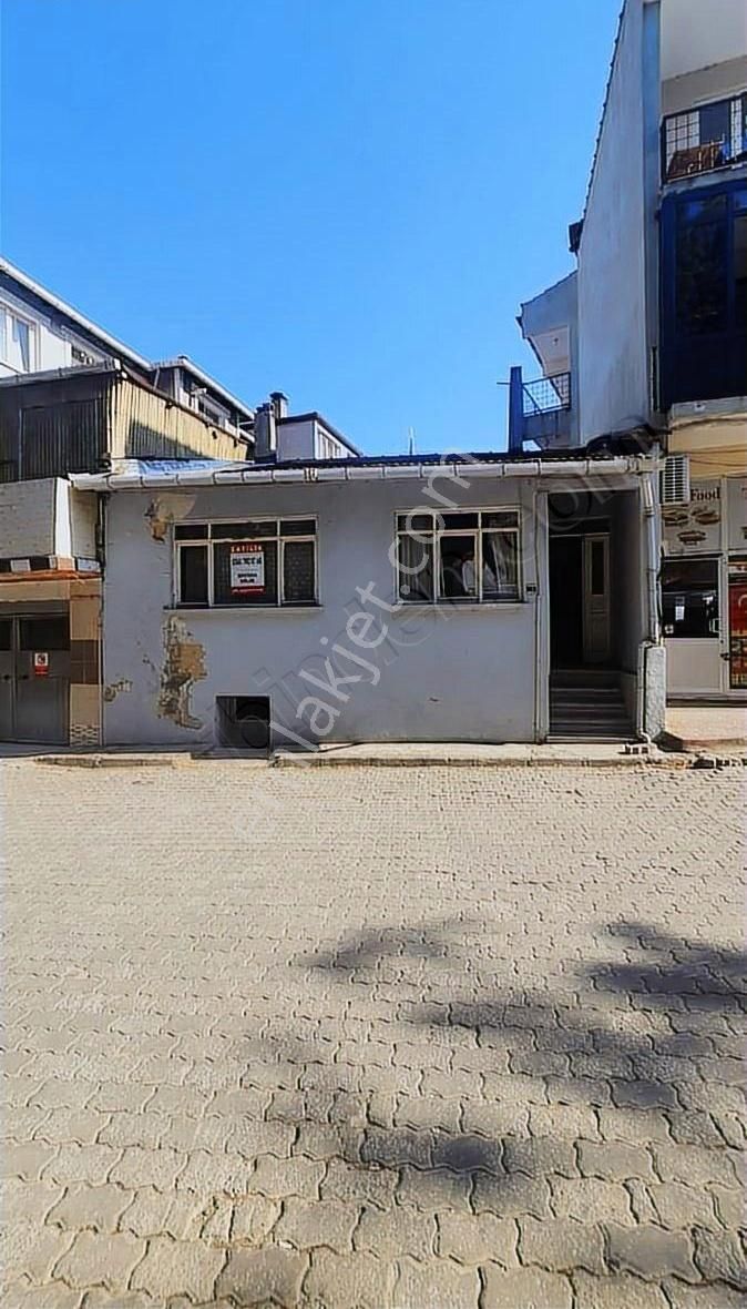Edirne Babademirtaş Mahallesinde Müstakil Satılık Bahçeli Ev