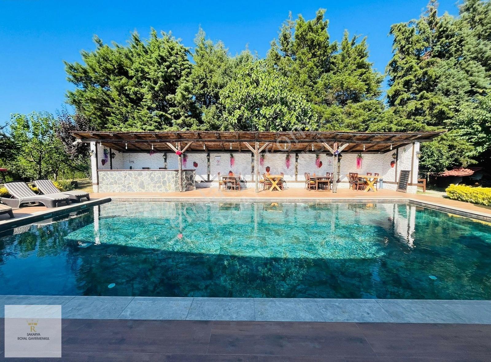 Sapanca'da Göl Manzaralı Çok Geniş Arazili Havuzlu Villa - Görsel 33