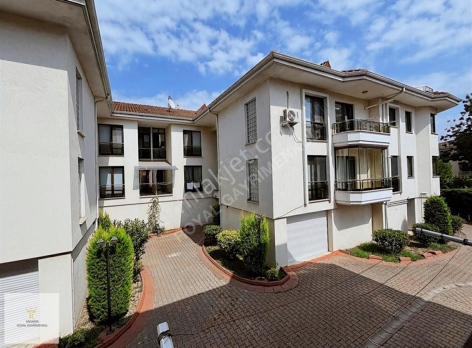 Sakarya Royal'den Tansaş Karşısı Site İçi Garajlı 3+1 Daire