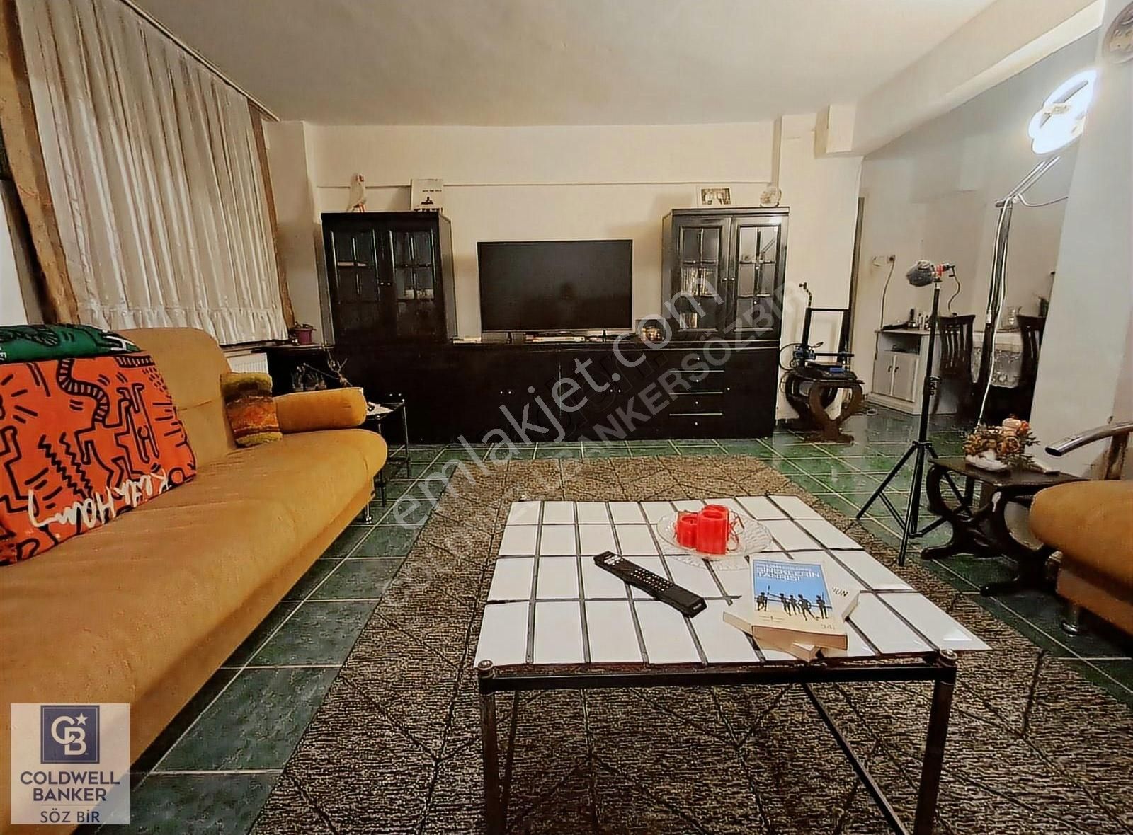Kadıköy Rasimpaşa' Da Metrobüse Yakın Eşyalı Kiralık 1+1