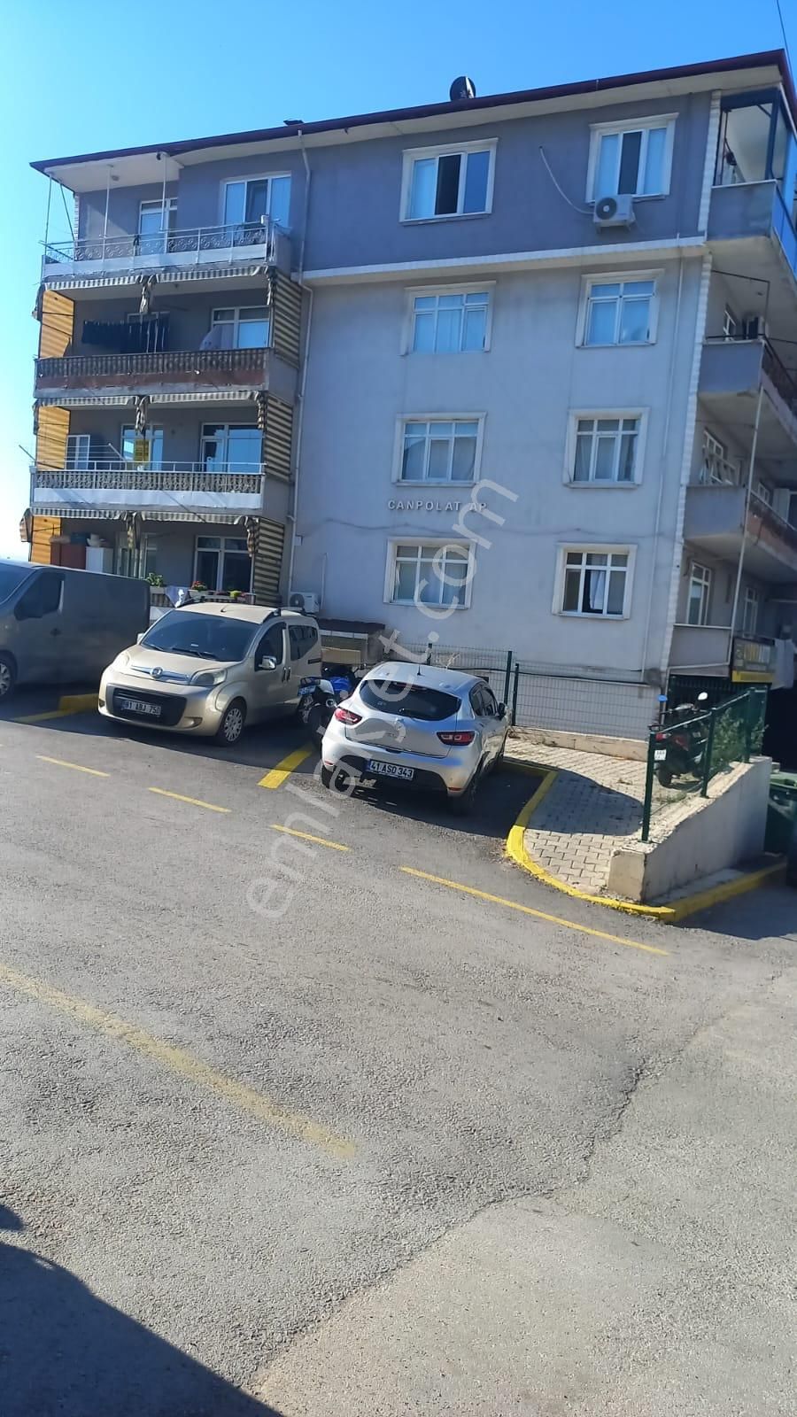 Akra Gayrimenkul'den Kuzey Mah. Servis Yolu Güzergahında Kiralık 2+1 Konbili Bakımlı Daire