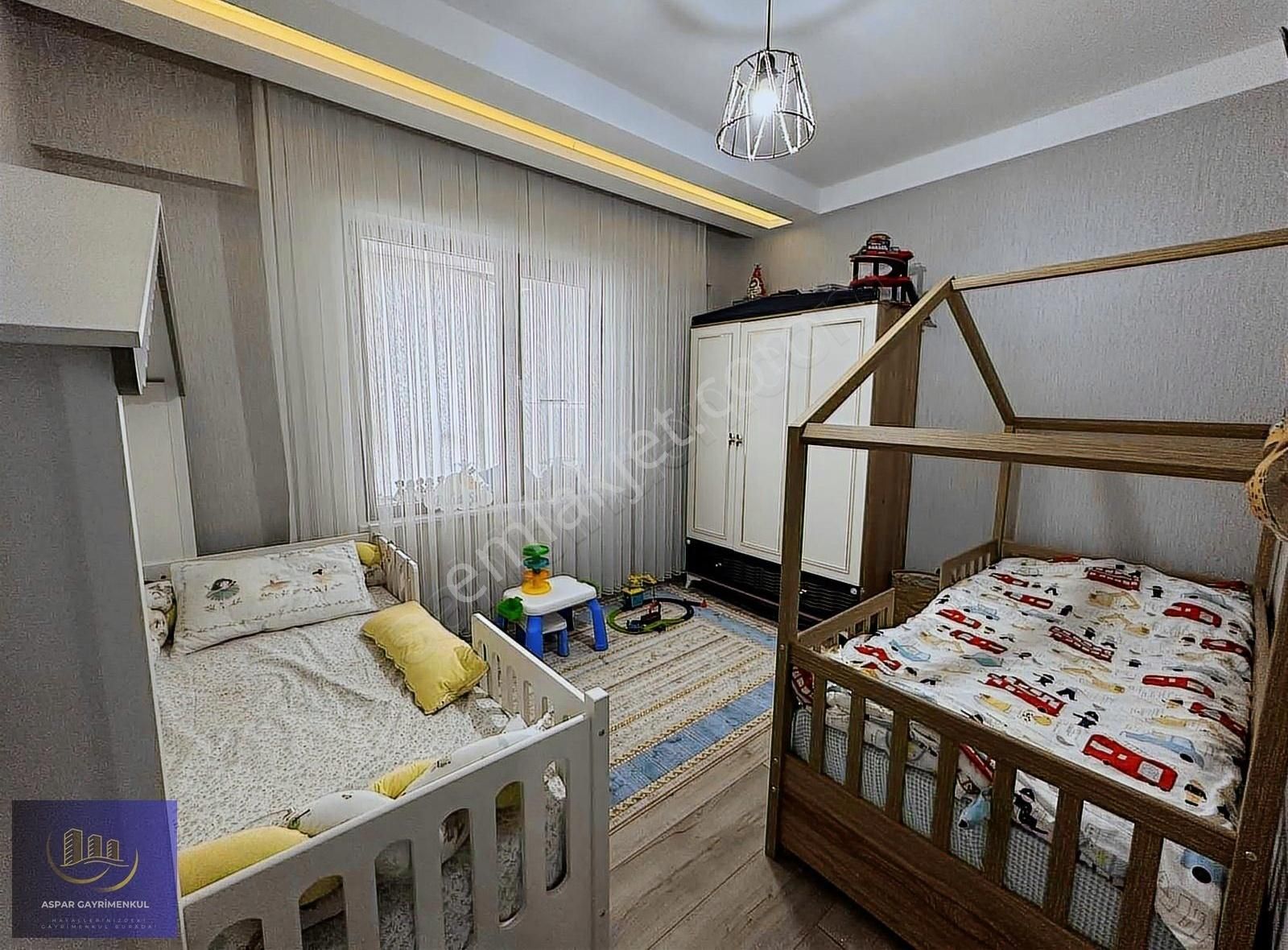 Şafak Cadddesinin En Geniş Satılık 3 Cepheli Arakat 2+1 Dairesi - Görsel 6