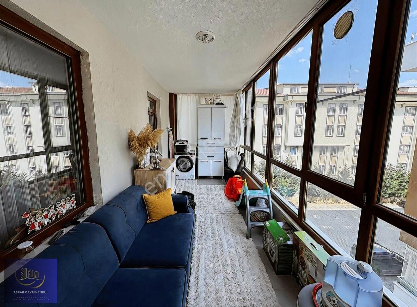 Şafak Cadddesinin En Geniş Satılık 3 Cepheli Arakat 2+1 Dairesi - Görsel 8