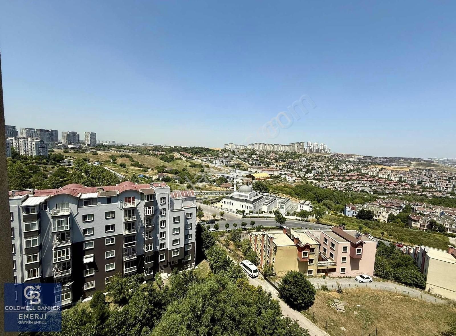 Bahçeşehir 2. Kısım Satılık 2+1 Daire Site İçerisinde