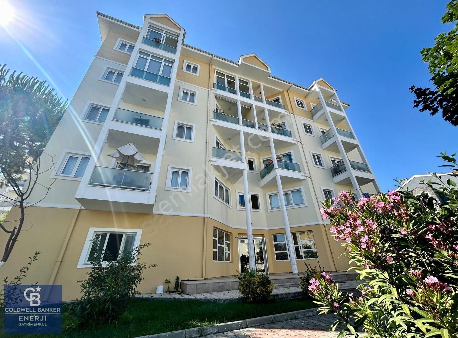 Bahçeşehir 2. Kısım Satılık 3+1 Daire Yeşillikler İçinde 185 M2 - Görsel 2