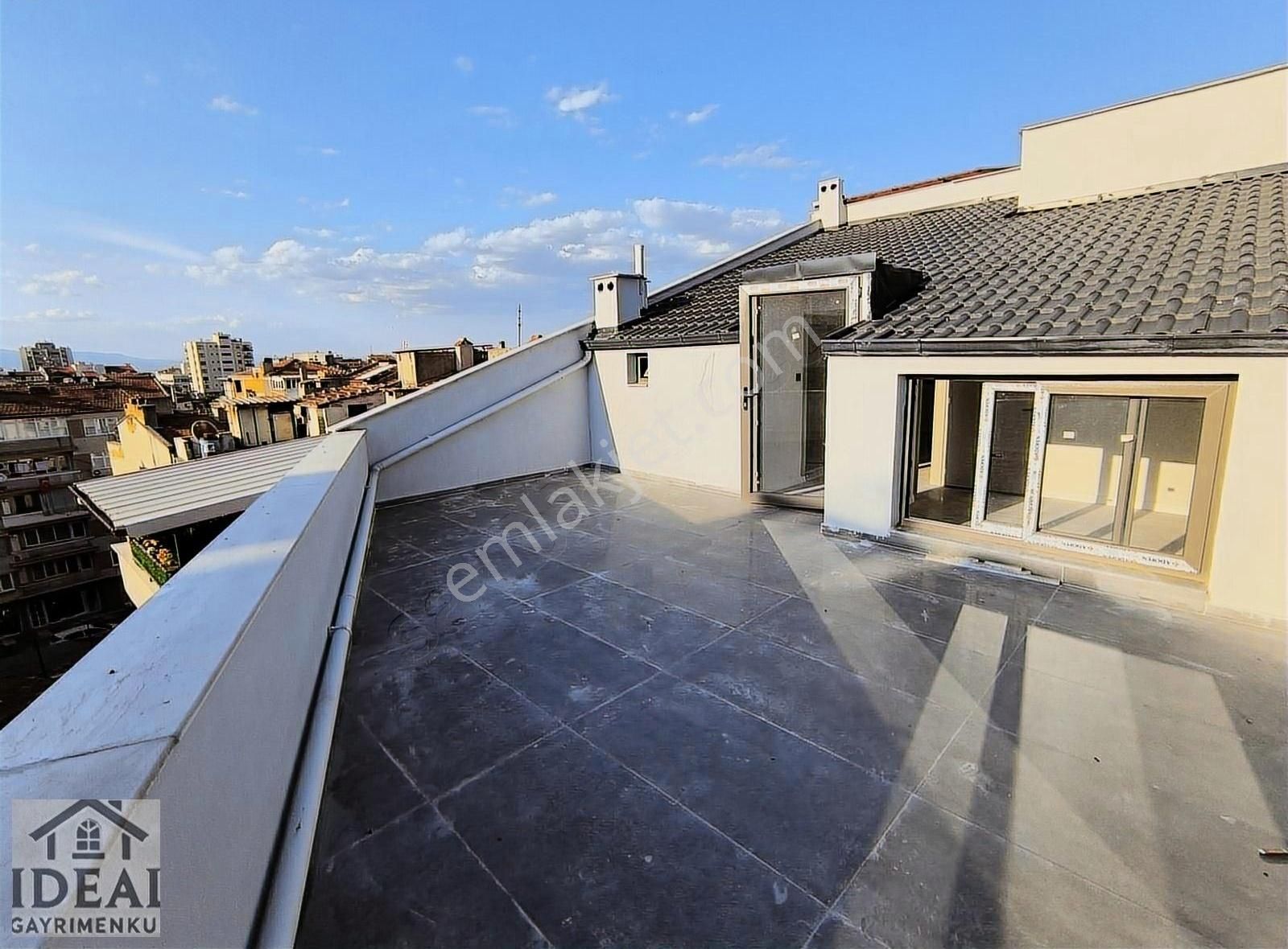 Manisa Şehzadeler Utku Mah.arka Çatı Dublex 3+1 220m2 35.000tl