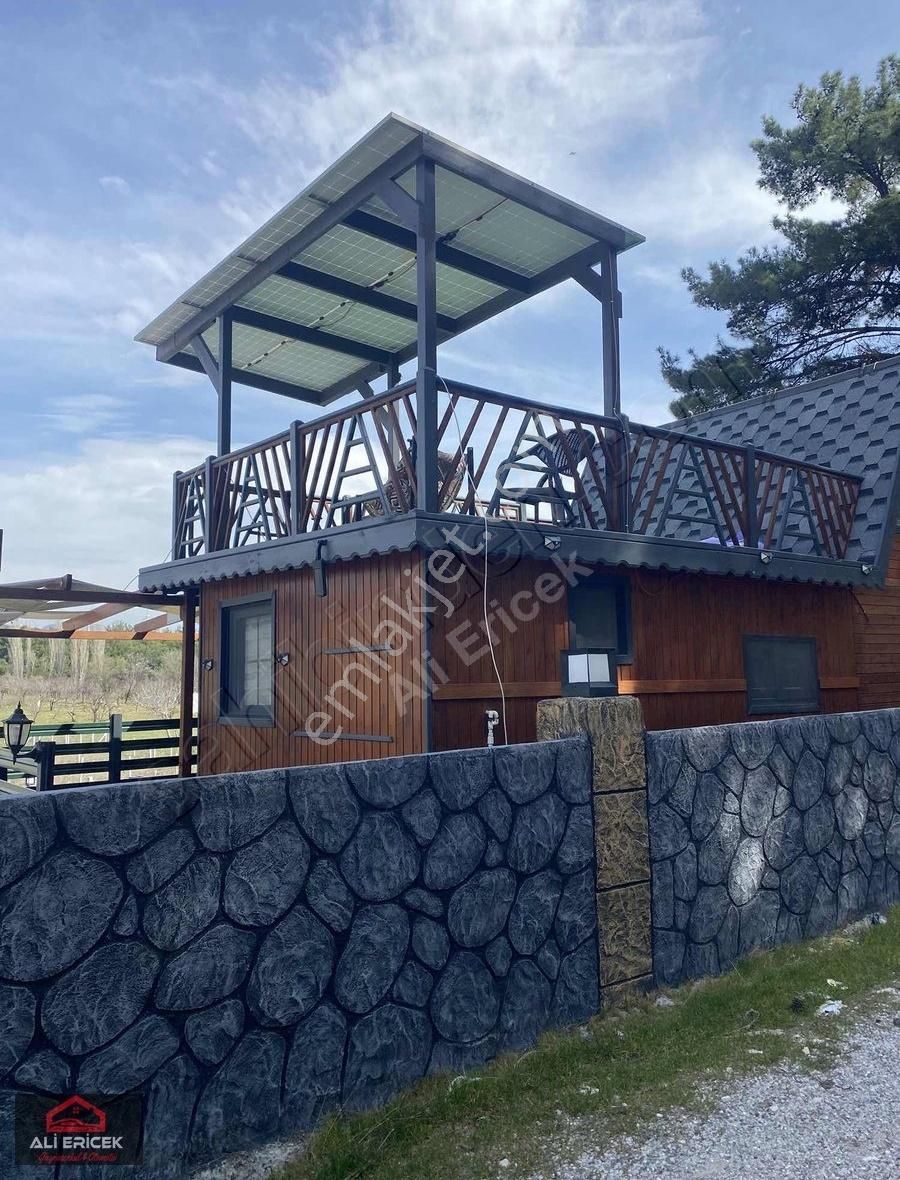 Favori Mevkide Kolay Ulaşıma Sahip Nezih Komşuları Olan Bahçe