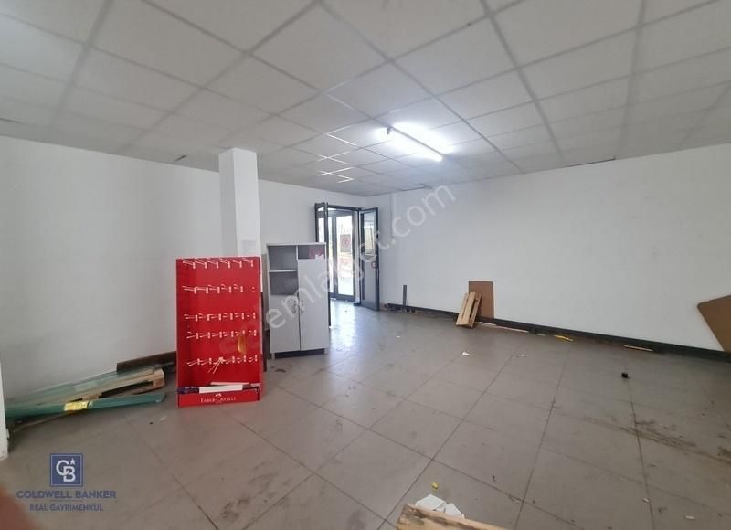 Kadıköy Acıbadem Mah. Kdv Avantajlı 371 M2 Net Kiralık Dükkan
