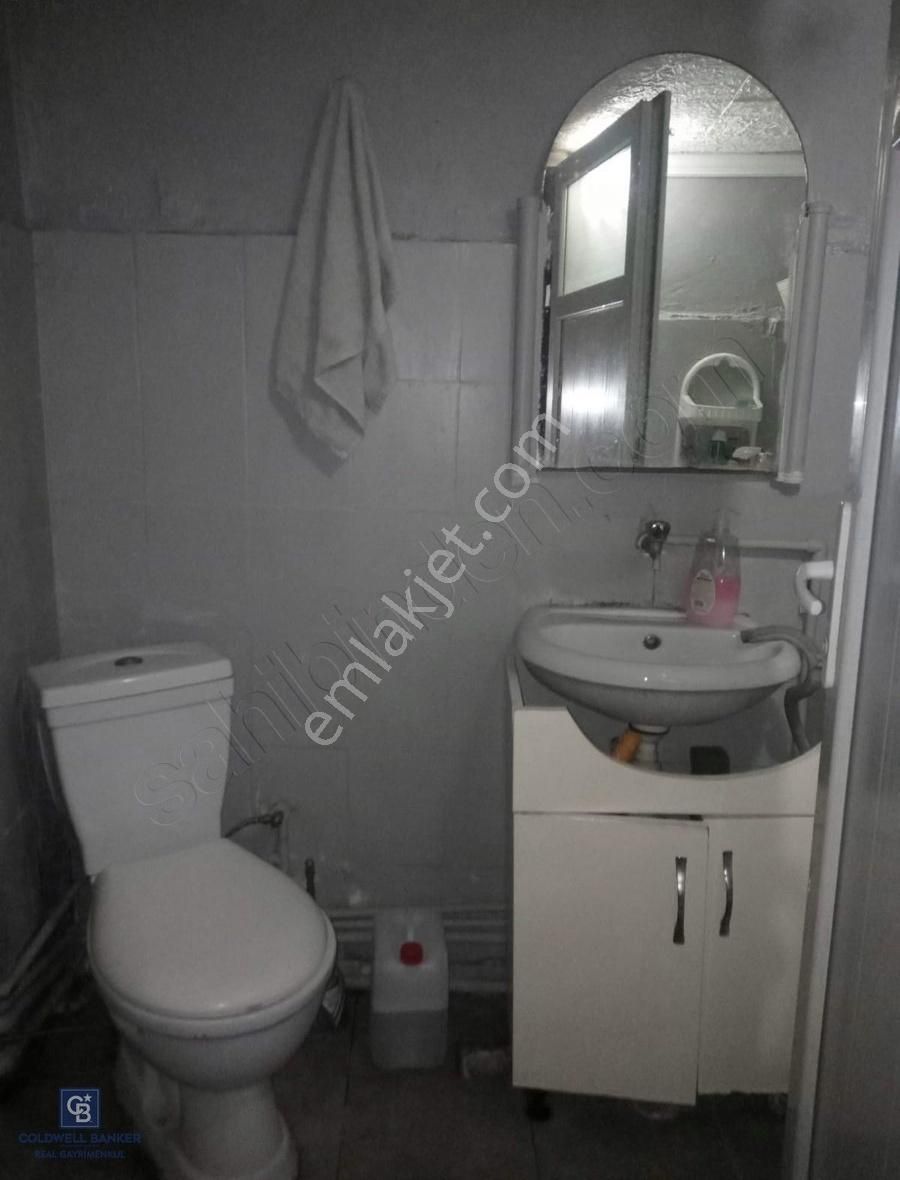 Üsküdar Zeynep Kamil' De Merkeze Yakın 2+1 60 M2 Zemin Kat Daire