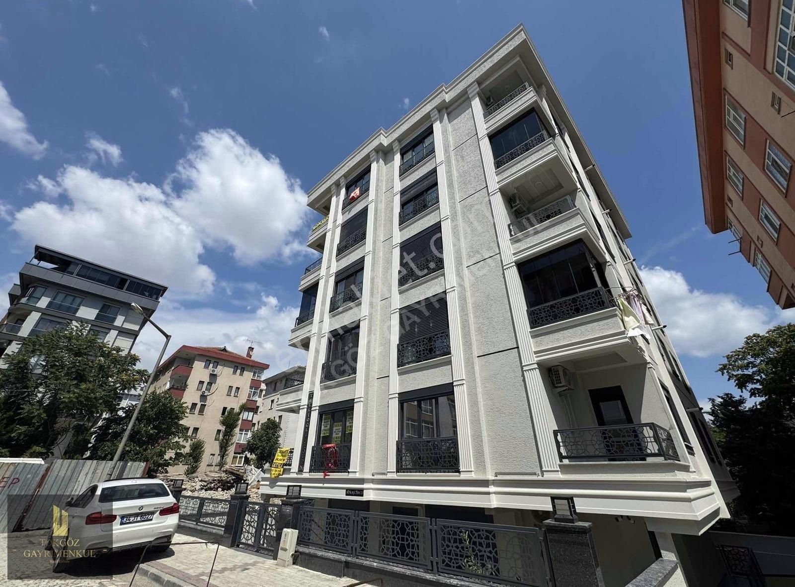 Tokgöz'den Bakırköy İncirli Caddesi Yakını Sıfır 3+1arakat Daire