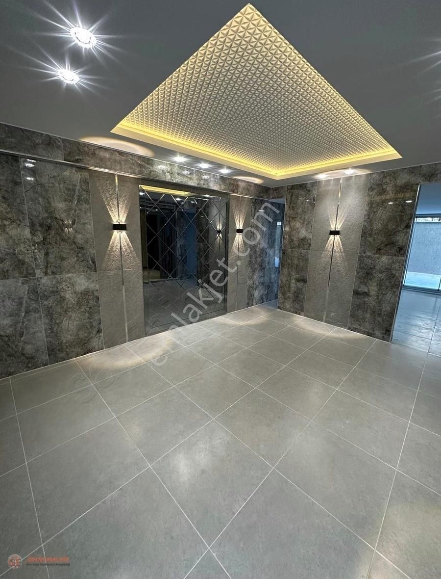 Kent Meydanına Yakın Sıfır Full Eşyalı Daire