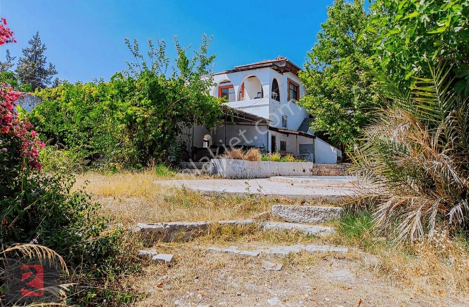 Kübra Yeşiltepe 'den Villa Ve Bağımsız Odalı Mülk Satılık!