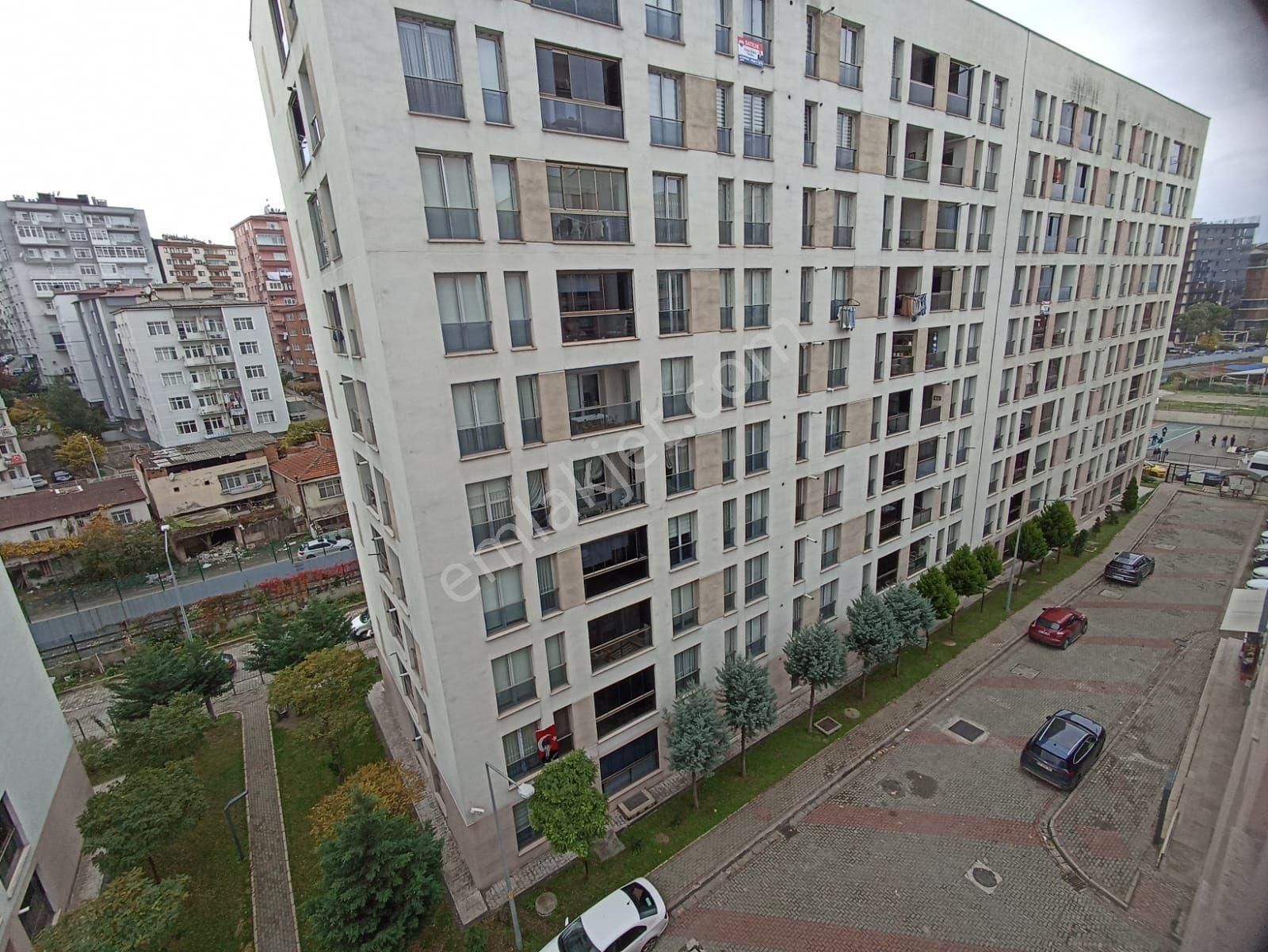 Avantaj Gayrimenkulden Kiralık Daire 4+1 Site İçinde Merkezi Konumda