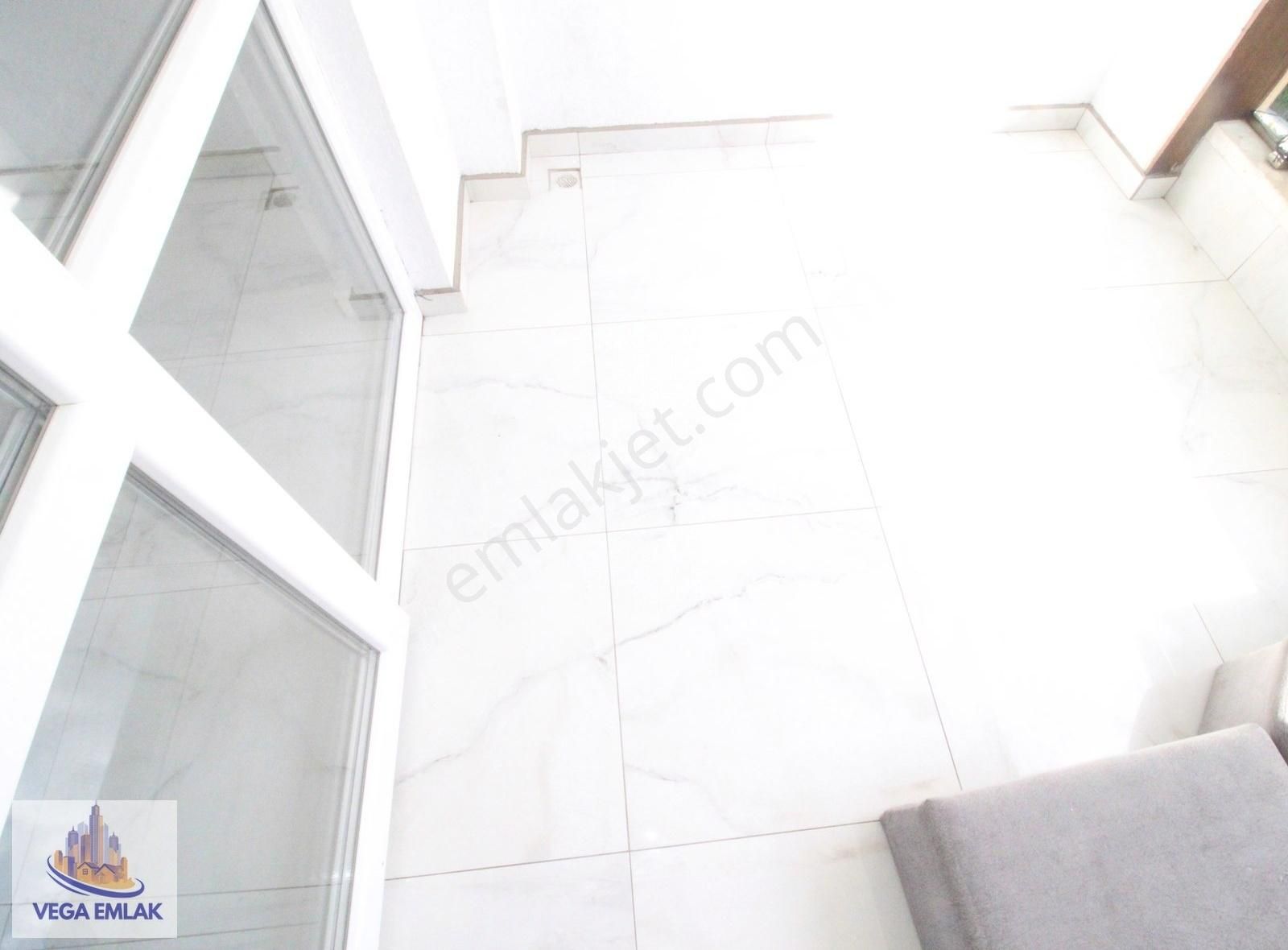 Vega Emlak'tan Fırsat Zafer Fırını Yakını Ara Kat Ön Cephe Daire - Görsel 21