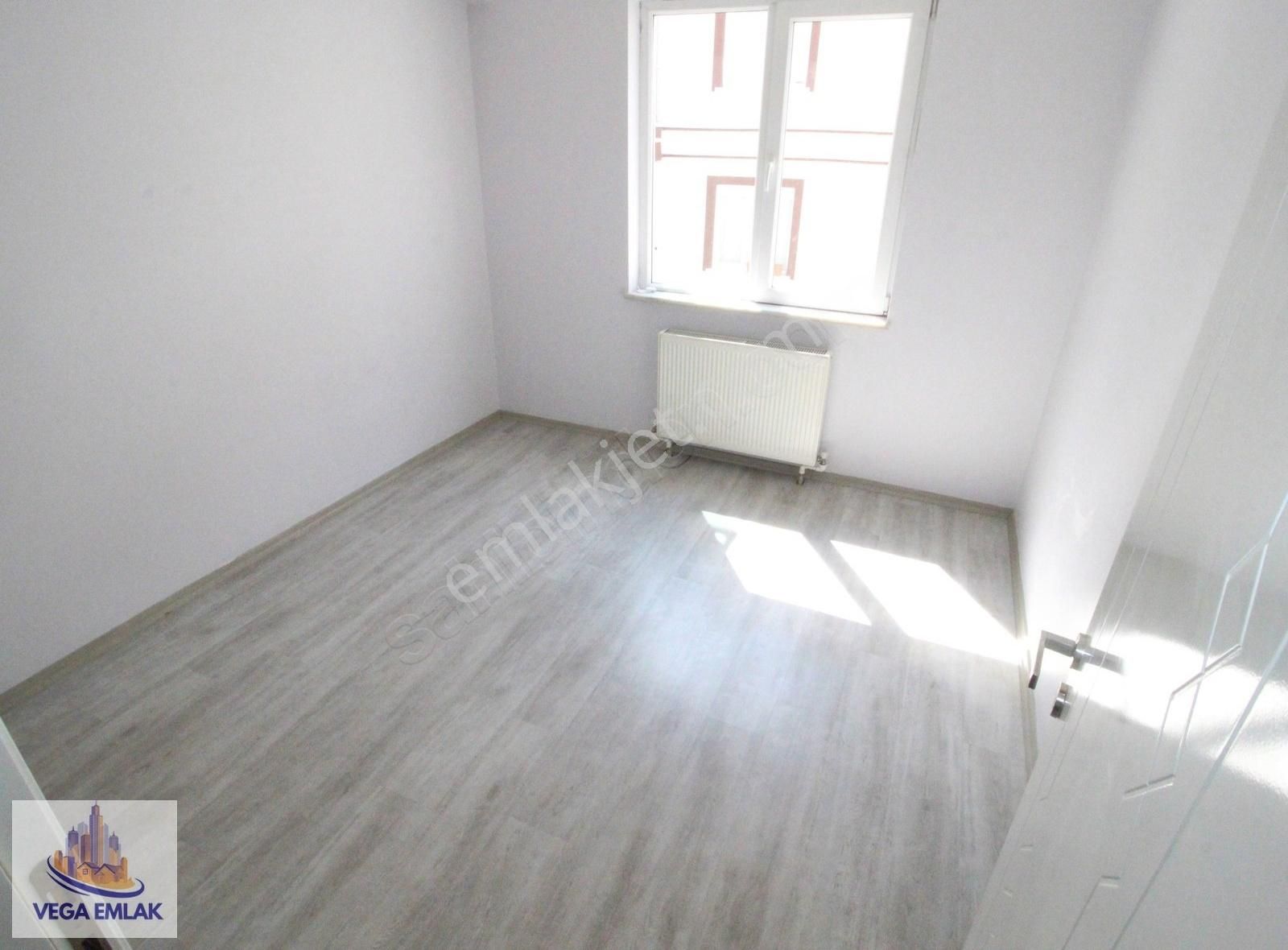 Vega Emlak'tan Fırsat Zafer Fırını Yakını Ara Kat Ön Cephe Daire - Görsel 10