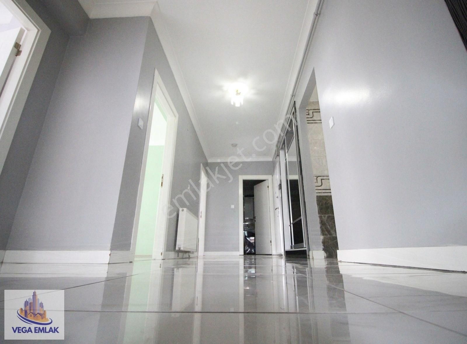 Vega Emlak'tan Fırsat Zafer Fırını Yakını Ara Kat Ön Cephe Daire - Görsel 5