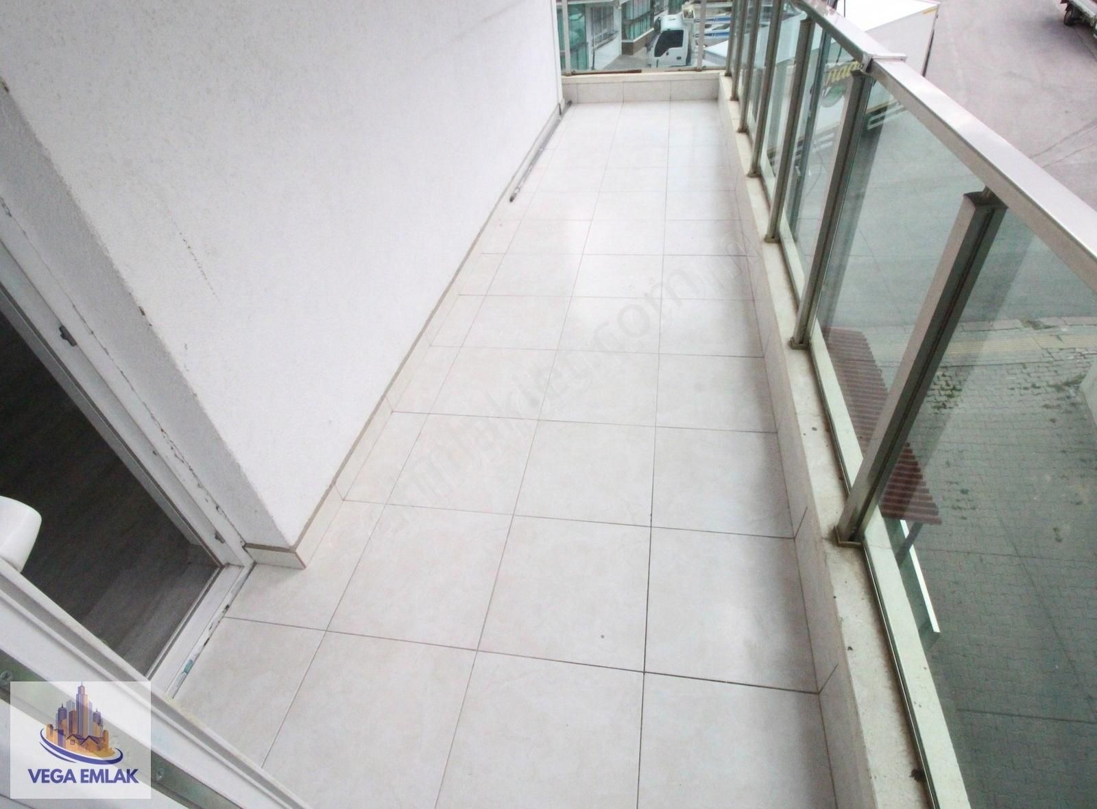 Vega Emlak'tan Fırsat Zafer Fırını Yakını Ara Kat Ön Cephe Daire - Görsel 8